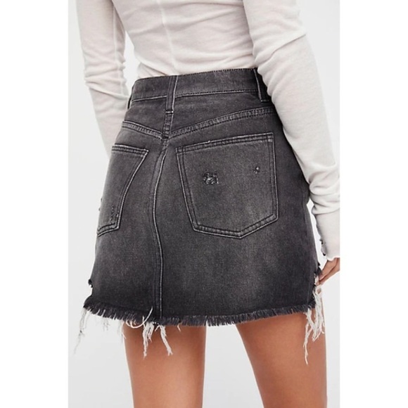 Free People We The Free Black Relaxed & Destroyed Denim Mini Skirt NWT Size 28 - Picture 2 of 10